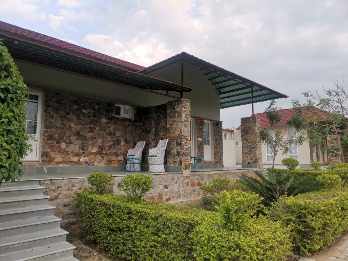 Astroport Sariska Treetop By Eight Continents Tehla Bagian luar foto