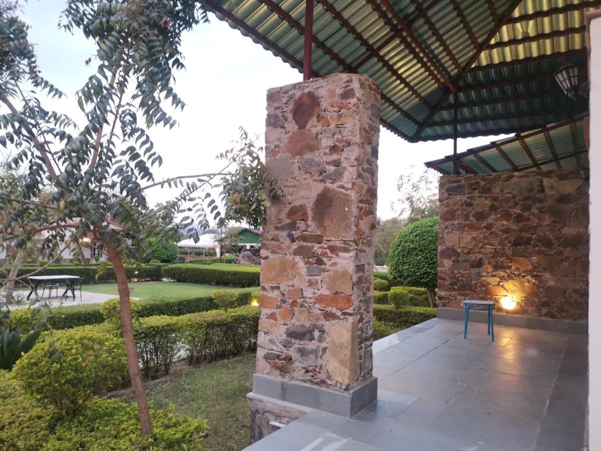 Astroport Sariska Treetop By Eight Continents Tehla Bagian luar foto