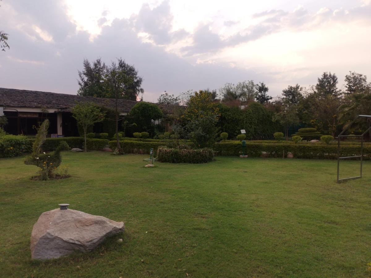 Astroport Sariska Treetop By Eight Continents Tehla Bagian luar foto