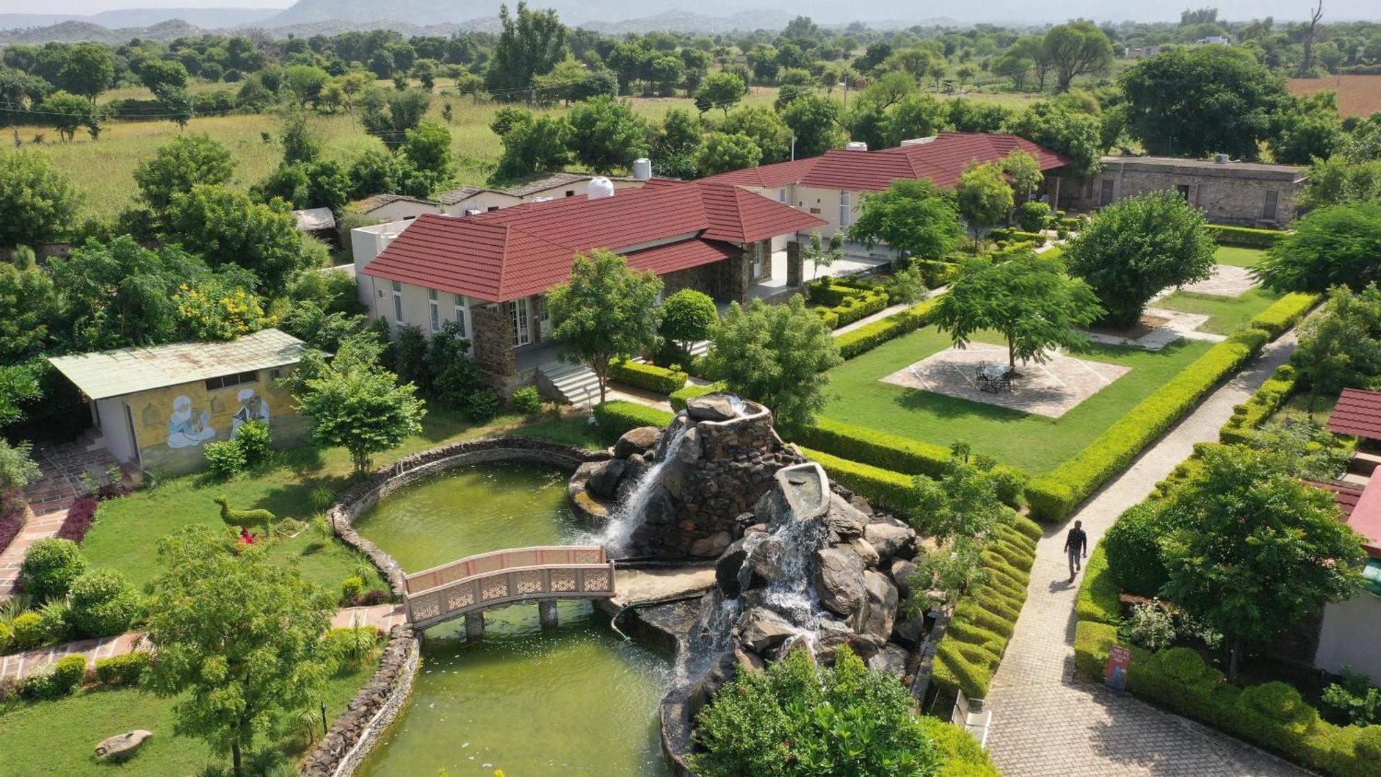 Astroport Sariska Treetop By Eight Continents Tehla Bagian luar foto