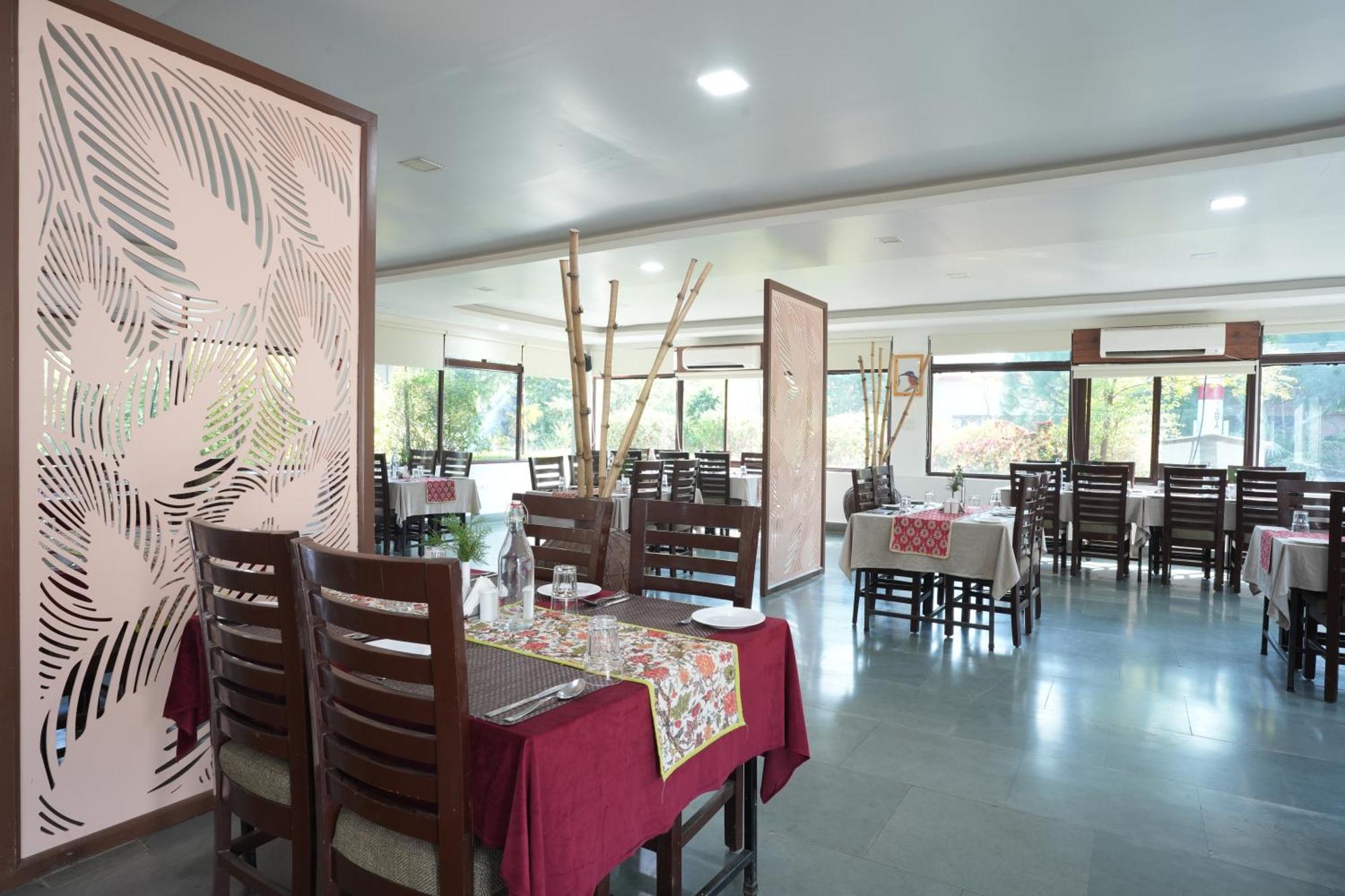 Astroport Sariska Treetop By Eight Continents Tehla Bagian luar foto
