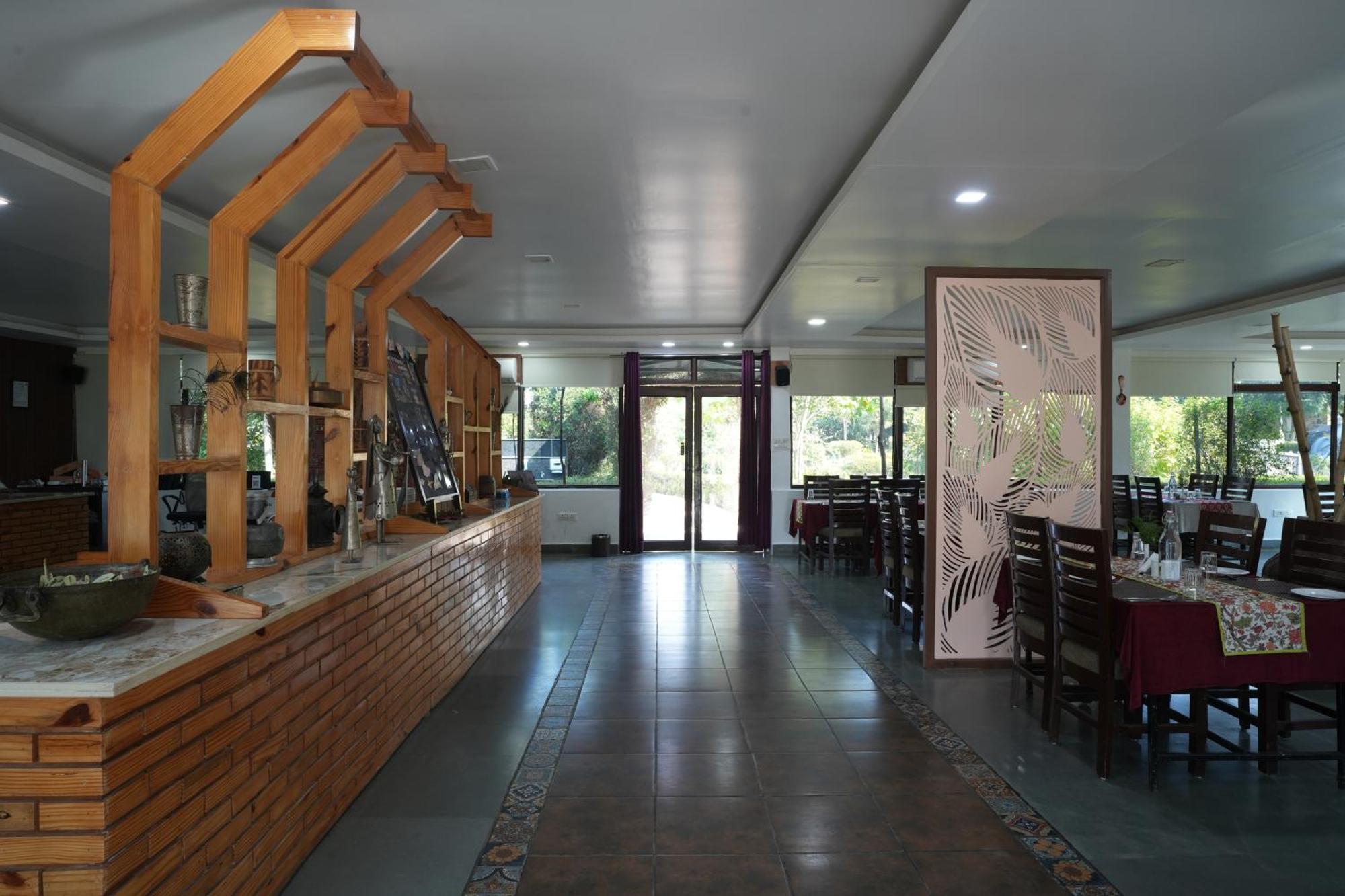 Astroport Sariska Treetop By Eight Continents Tehla Bagian luar foto