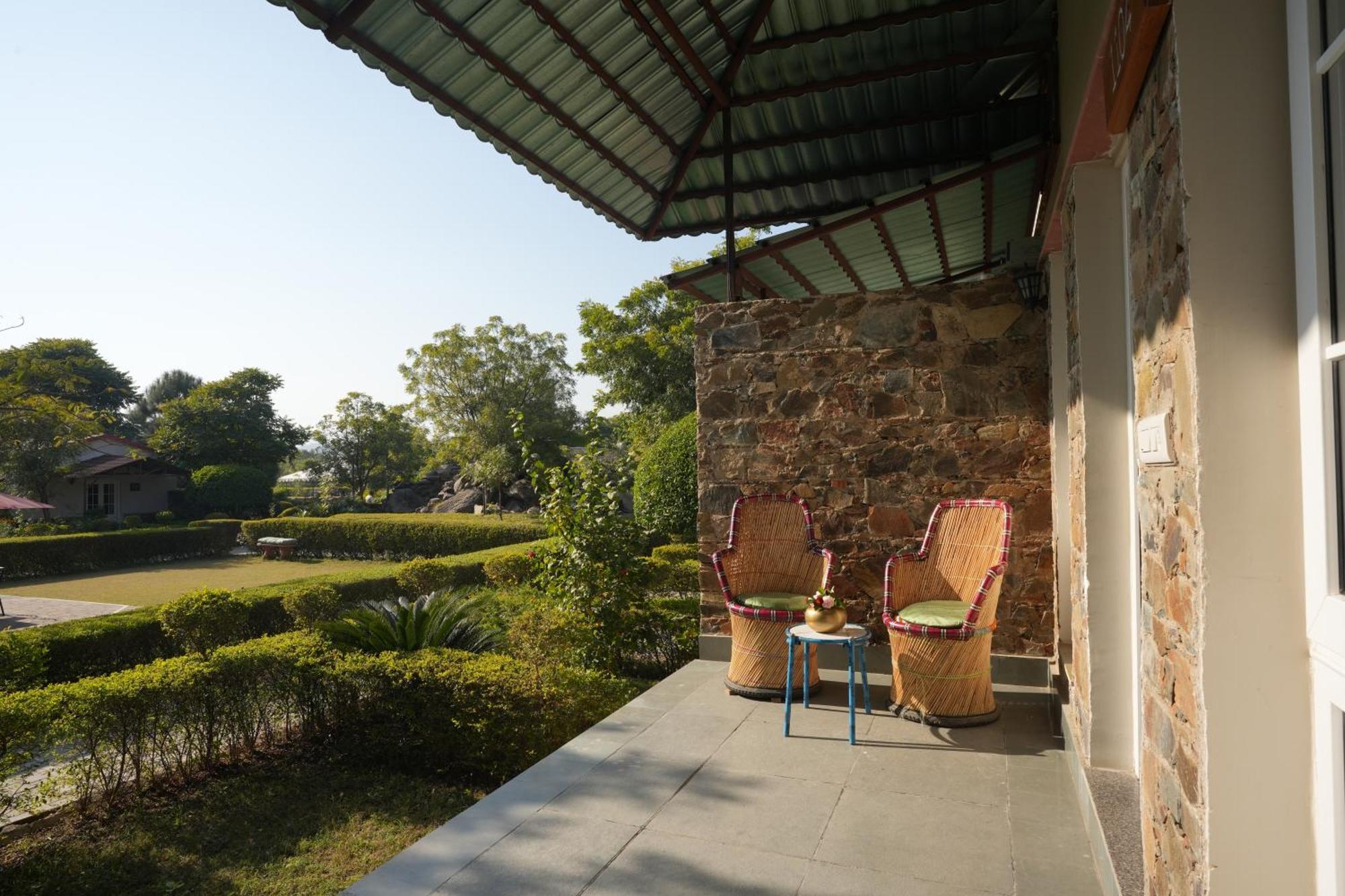 Astroport Sariska Treetop By Eight Continents Tehla Bagian luar foto
